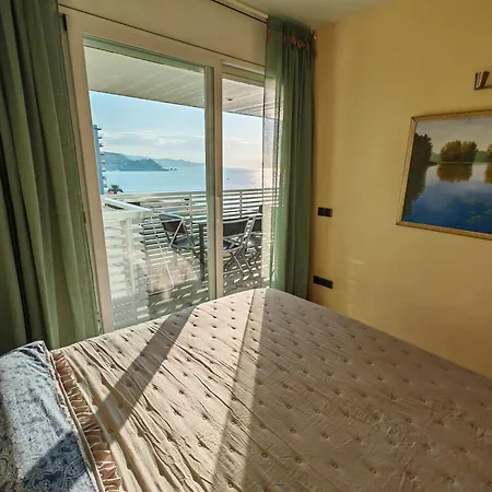 Seafront S'abanell Park With Pool Apartament *